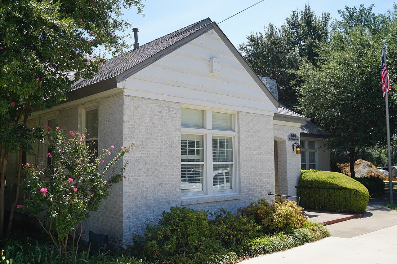 Photo of Denton Women's Club Building